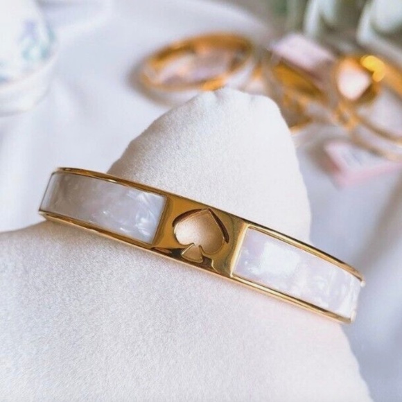 NEW Kate Spade Hole Punch Spade 10mm Spade Hinge Bangle Cream White w/ Receipt - Picture 4 of 6